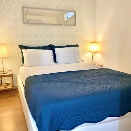 Avenida Liberdade 1 *