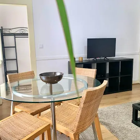 Avenida Liberdade 1 *